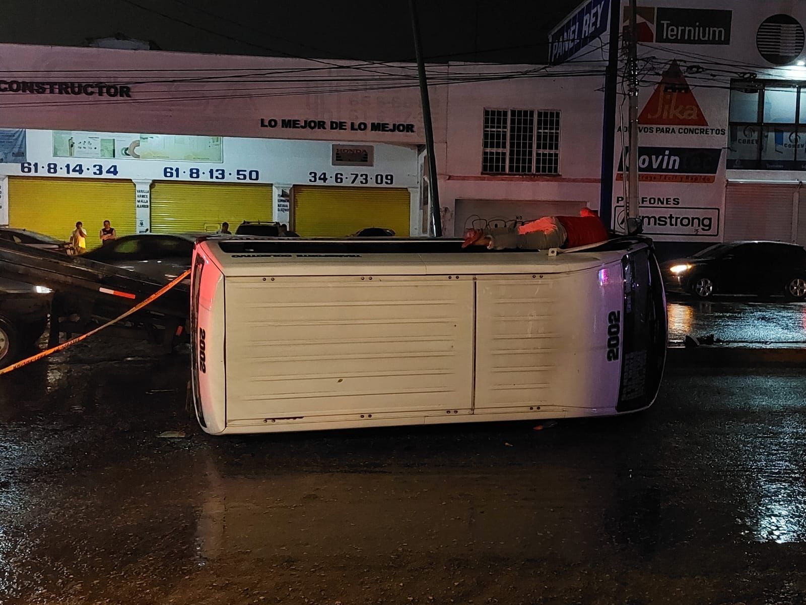 EN TUXTLA vuelca otro colectivo - Noticias Voz e Imagen de Chiapas