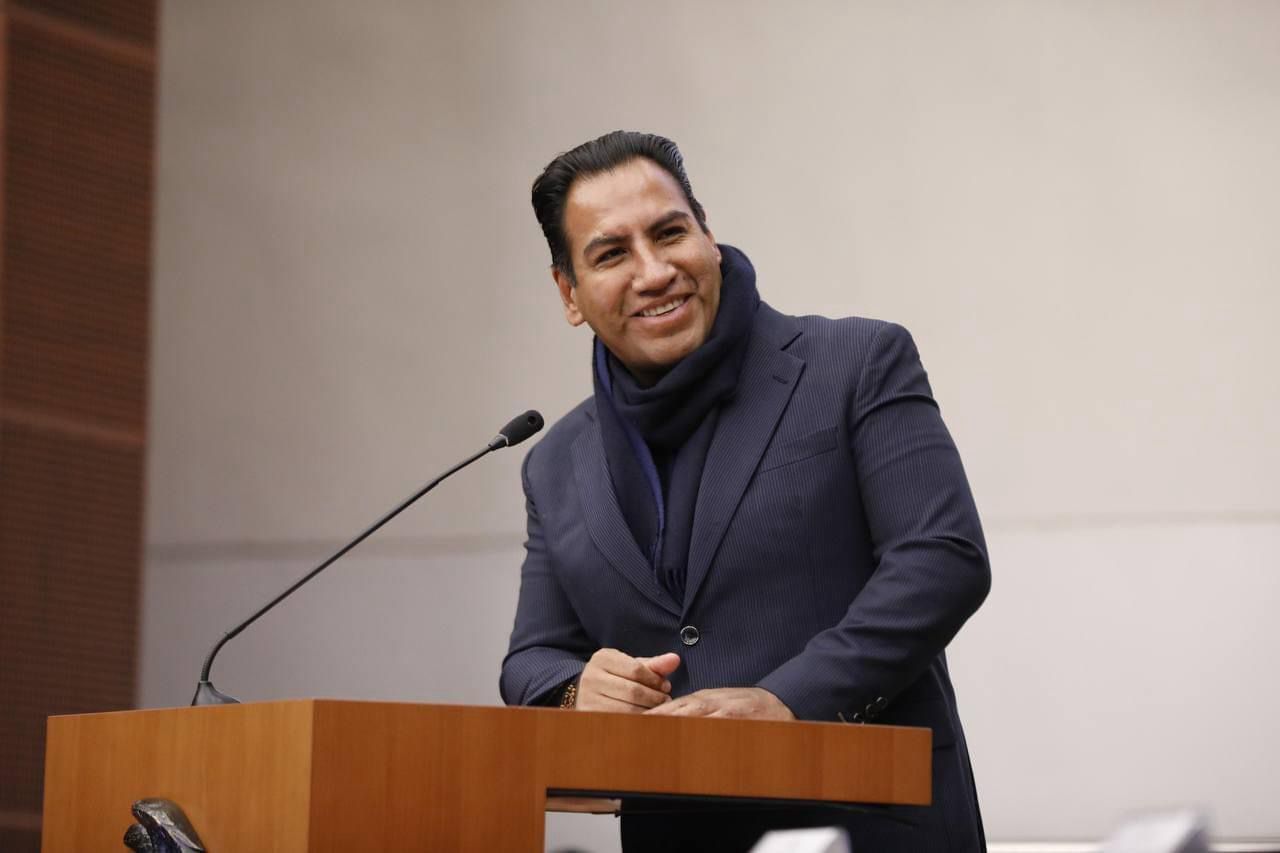 Eduardo Ramírez realiza entrega de reconocimientos a cronistas ...
