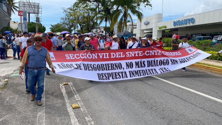 Magisterio chiapaneco marcha nuevamente en Tuxtla - Noticias Voz e ...