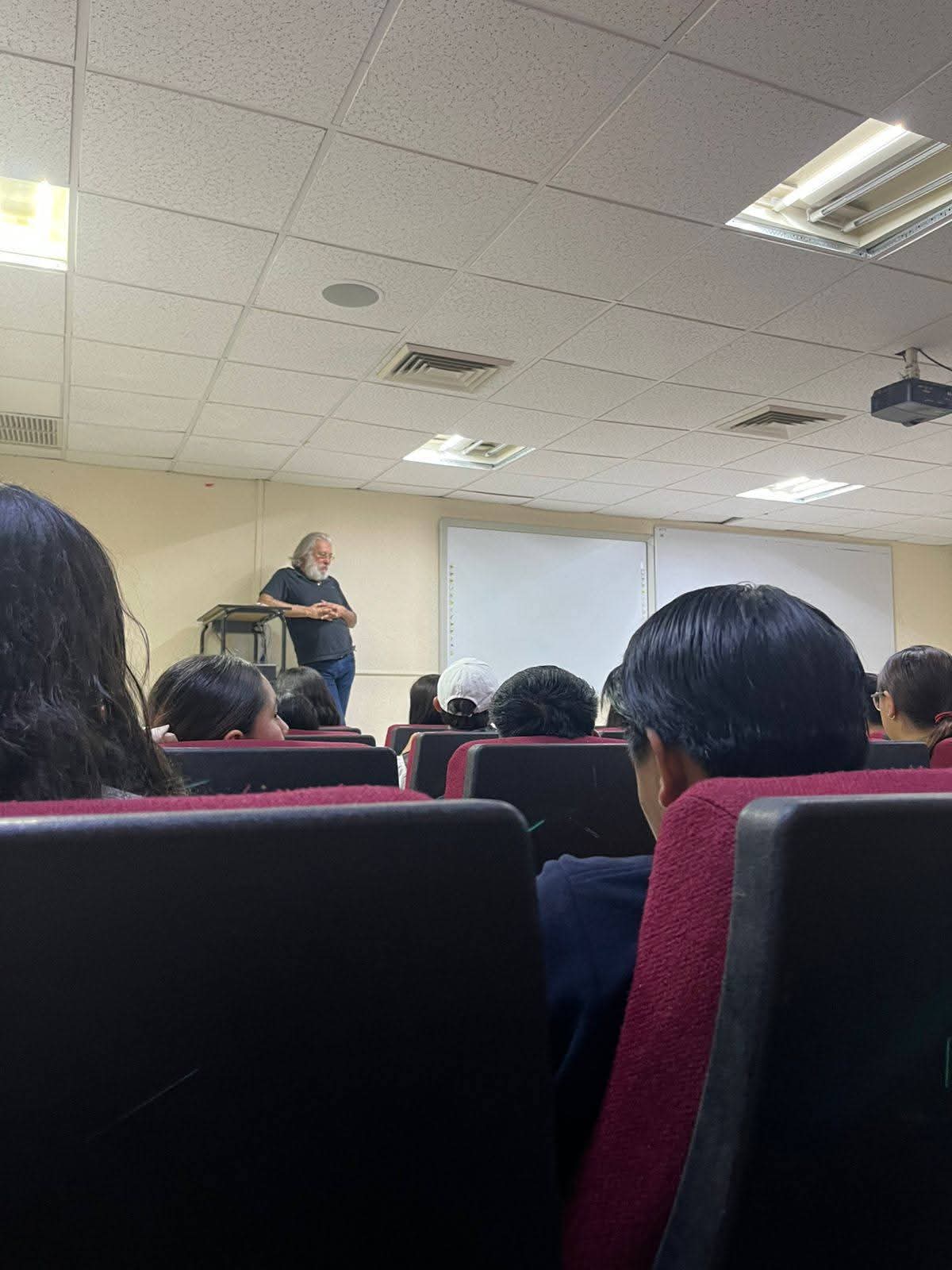 Estudiantes amenazan con ir a paro - Noticias Voz e Imagen de Chiapas